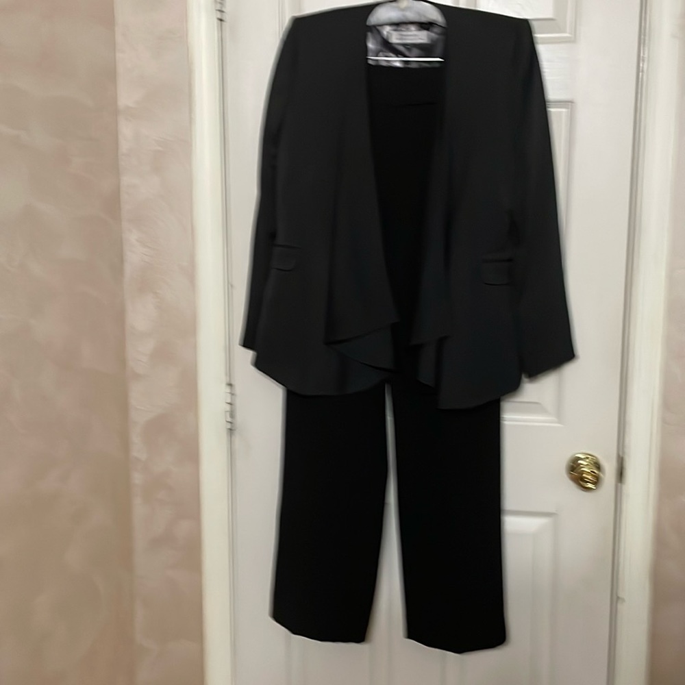 Tahari pantsuit